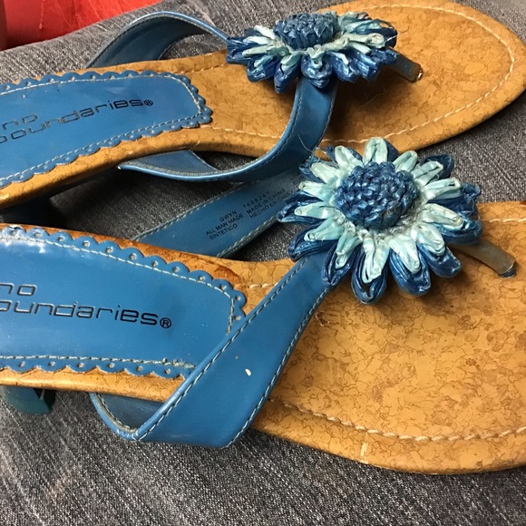 NO BOUNDARIES woman’s low heeled sandals sz 6 1/2 - Picture 6 of 7